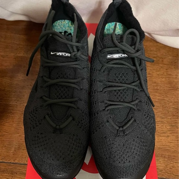Athletic_Shoes